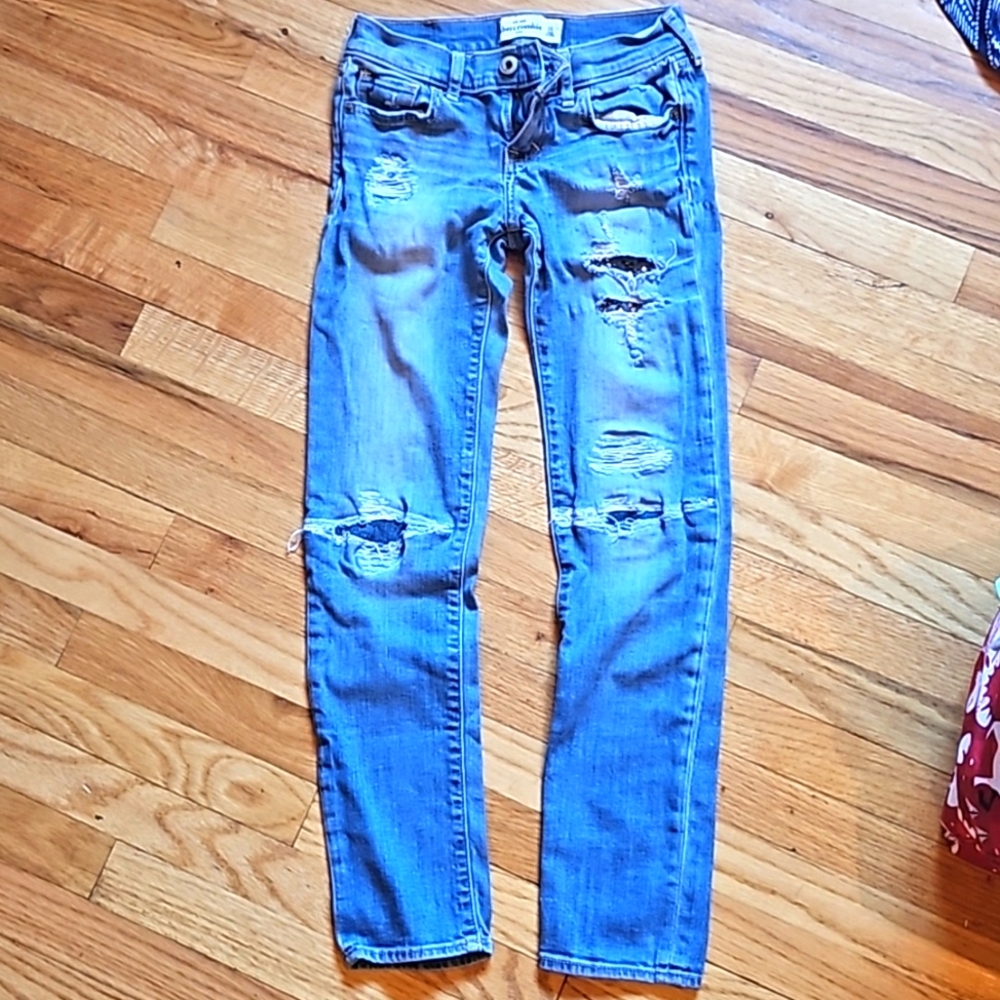 Abercrombie Kids Jeans distressed size 10